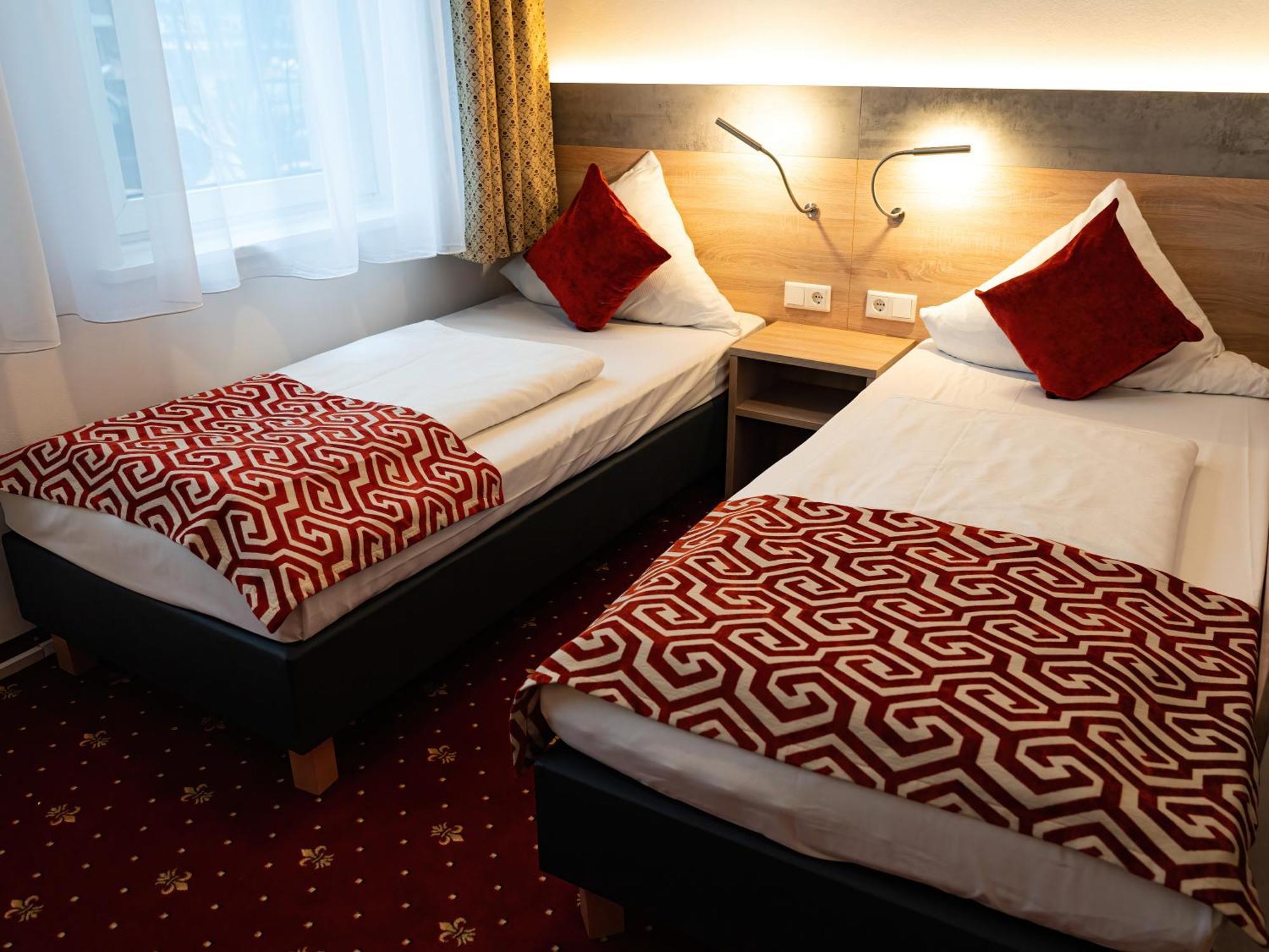 Отель Hotel Stadion Stadt 3*